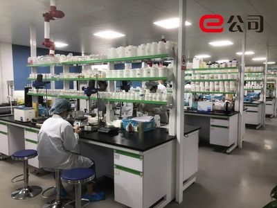 從代工到自主品牌 國產化妝品與通訊設備的雙重崛起